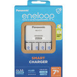 TestA Ladegerät eneloop Universal Smart Charger Set weiß, inkl. 4 eneloop Akkus AA