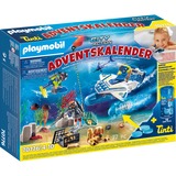PLAYMOBIL 70776 City Action - Adventskalender "Badespaß Polizeitaucheinsatz", Konstruktionsspielzeug