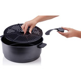 Hisense Heißluftfritteuse HAF1350DR schwarz, 1.350 Watt, Korb 6,7 Liter, mit Sichtfenster