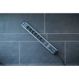 Brennenstuhl Premium-Protect-Line Steckdosenleiste 6-fach schwarz/aluminium, 3 Meter, 60.000A Überspannungsschutz, 2x USB-A