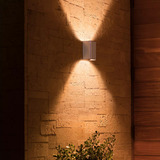 Philips HUE White & Color Ambiance Resonate Outdoor Wandleuchte, LED-Leuchte silber