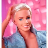 Mattel Barbie The Movie - Ken Puppe im Jeansoutfit und Original Ken Unterwäsche, Spielfigur 