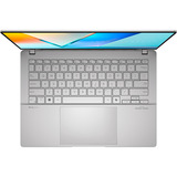 ASUS Vivobook S14 (M5406UA-PP010W), Notebook silber, AMD Ryzen 9 8945HS, AMD Radeon 780M, 32 GB LPDDR5X, 1 TB (1 TB SSD), Windows 11 Home