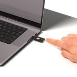 Yubico YubiKey 5 NFC, Sicherheitsschlüssel schwarz/gold